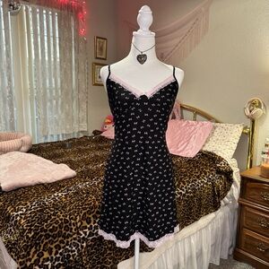 Elegant Black and Pink Lace Trim slip